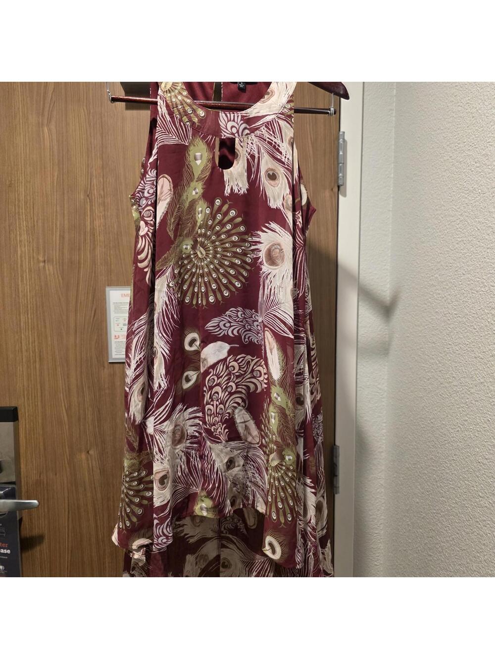 The Pyramid Collection Burgundy Peacock Feather Print Sleeveless Dress - Size S
